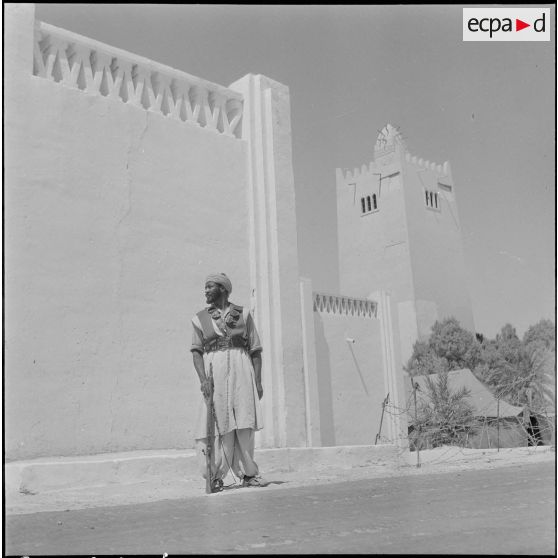 Compagnie saharienne de transport (CST) à Ouargla. [Description en cours]