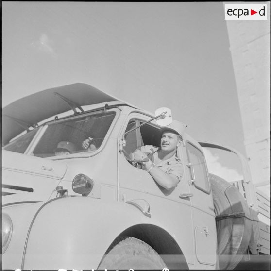 Compagnie saharienne de transport (CST) à Laghouat. [Description en cours]