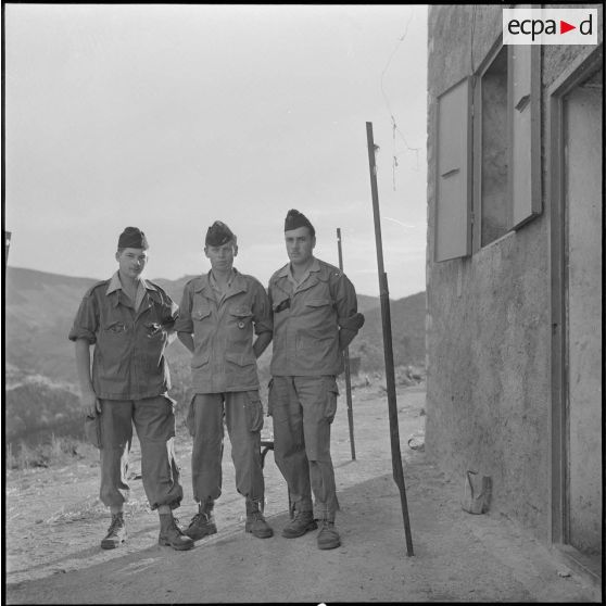 Le 4/44e RI à Saint-Antoine. [Description en cours]