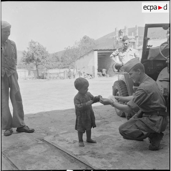 Le 4/44e RI à Saint-Antoine. [Description en cours]