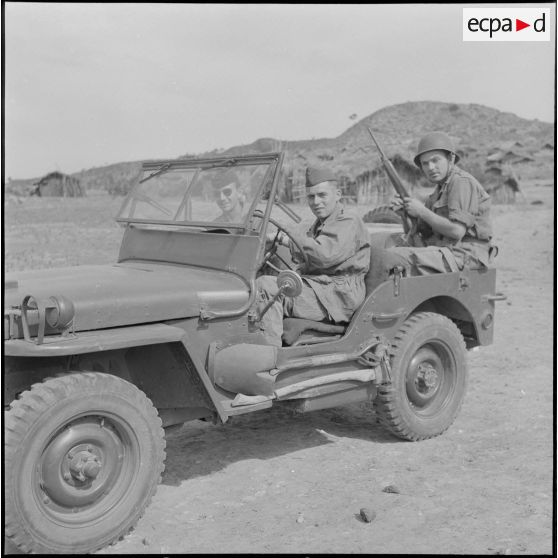 Le 4/44e RI à Saint-Antoine. [Description en cours]