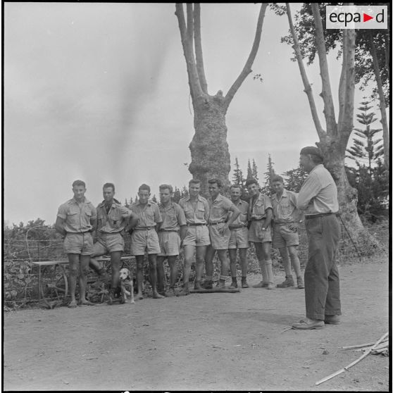 Groupe d'auto-défense (GAD) des fermes de la région de Boufarik à Blida. [Description en cours]