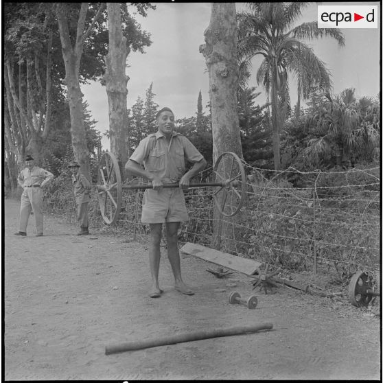 Groupe d'auto-défense (GAD) des fermes de la région de Boufarik à Blida. [Description en cours]