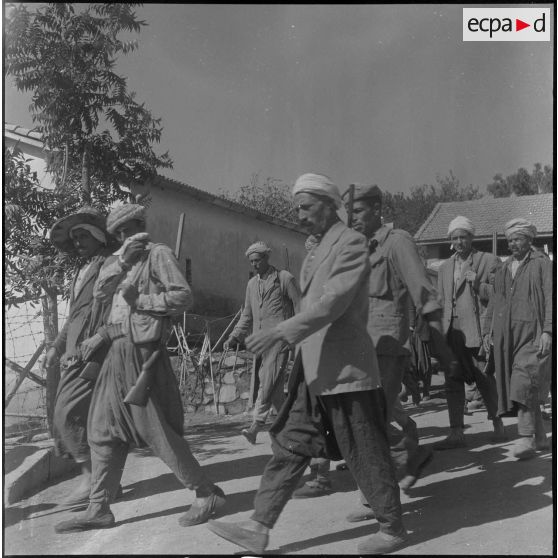 Groupe d'auto-défense (GAD) des fermes de la région de Boufarik à Blida. [Description en cours]