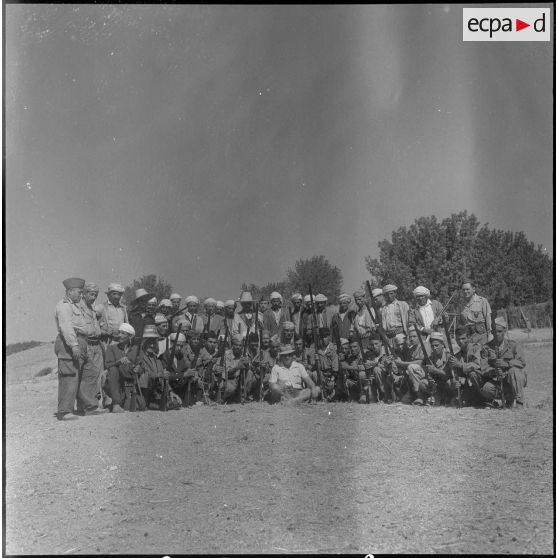 Groupe d'auto-défense (GAD) des fermes de la région de Boufarik à Blida. [Description en cours]
