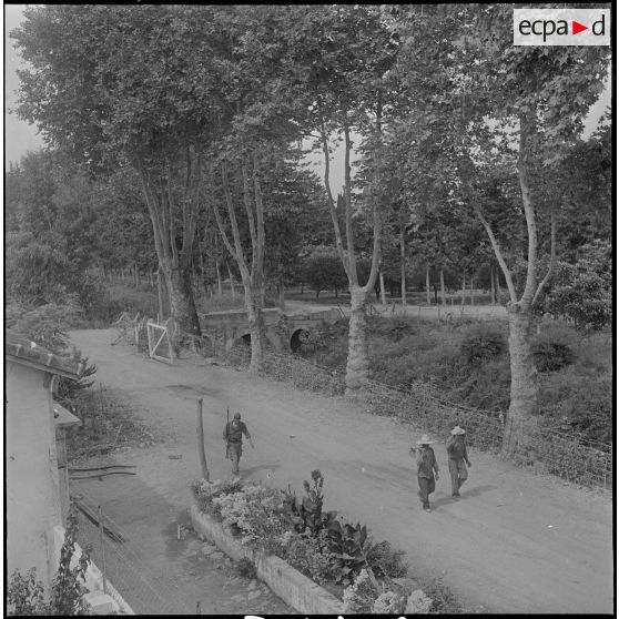 Groupe d'auto-défense (GAD) des fermes de la région de Boufarik à Blida. [Description en cours]