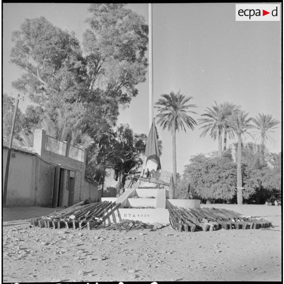 Le 7e RTA (7e régiment de tirailleurs algériens) au poste de Fontaine des Gazelles. [Description en cours]