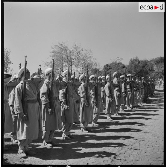 Inauguration de la section administrative spécialisée (SAS) de Taourtatsine près de Tabla. [Description en cours]