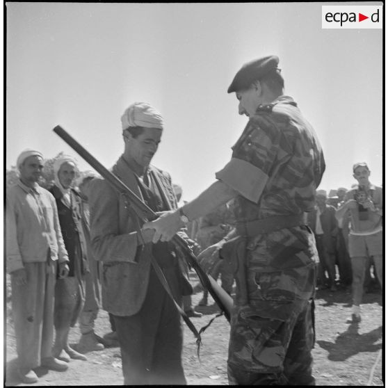 Inauguration de la section administrative spécialisée (SAS) de Taourtatsine près de Tabla. [Description en cours]