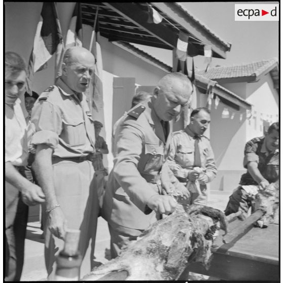 Inauguration de la section administrative spécialisée (SAS) de Taourtatsine près de Tabla. [Description en cours]