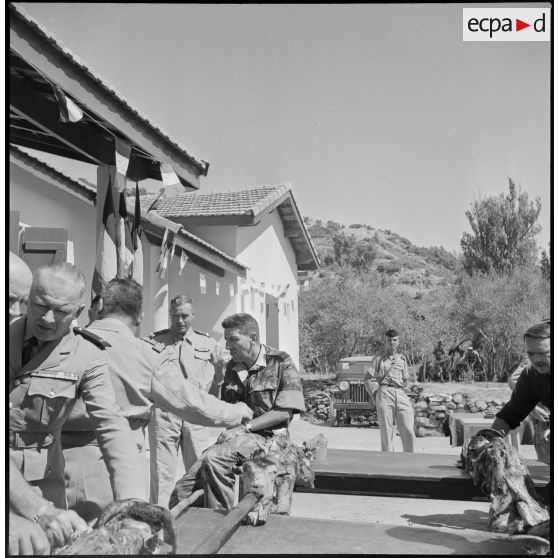 Inauguration de la section administrative spécialisée (SAS) de Taourtatsine près de Tabla. [Description en cours]