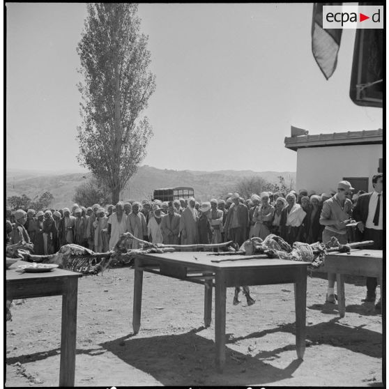 Inauguration de la section administrative spécialisée (SAS) de Taourtatsine près de Tabla. [Description en cours]
