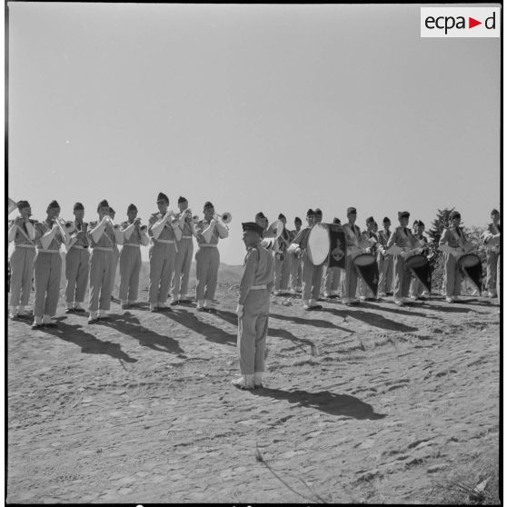 Inauguration de la section administrative spécialisée (SAS) de Taourtatsine près de Tabla. [Description en cours]