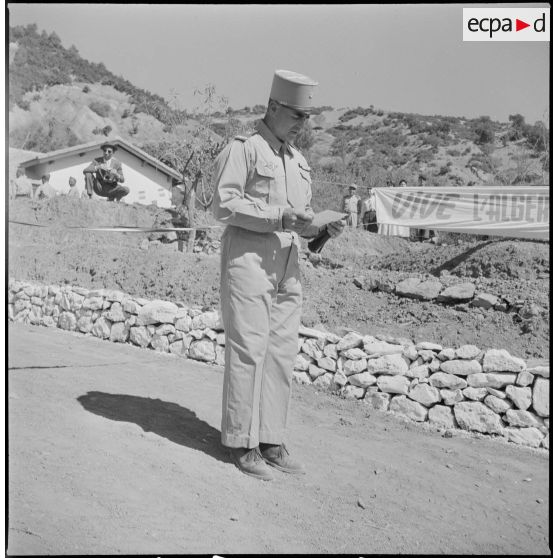 Inauguration de la section administrative spécialisée (SAS) de Taourtatsine près de Tabla. [Description en cours]