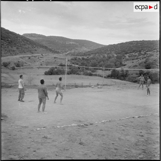 Le 403e RAA à Beni-Bahdel. [Description en cours]