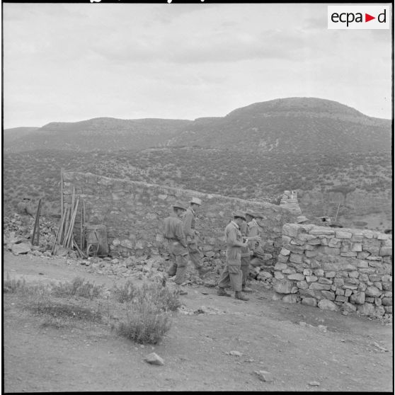 Le 403e RAA à Beni-Bahdel. [Description en cours]