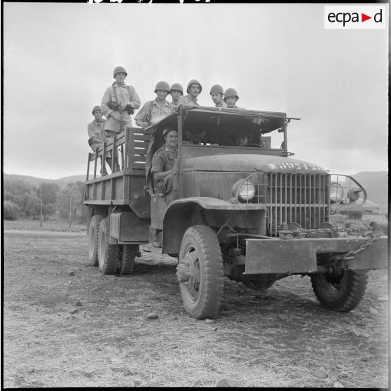 Régiment d'infanterie coloniale du Maroc (RICM) en Algérie. [Description en cours]