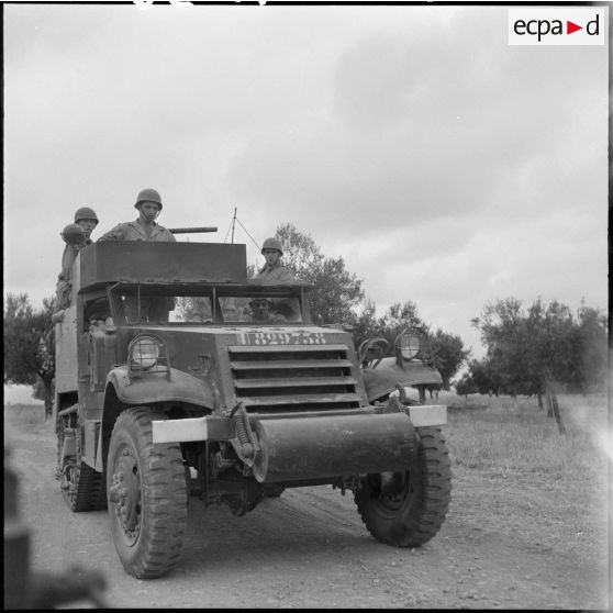Régiment d'infanterie coloniale du Maroc (RICM) en Algérie. [Description en cours]