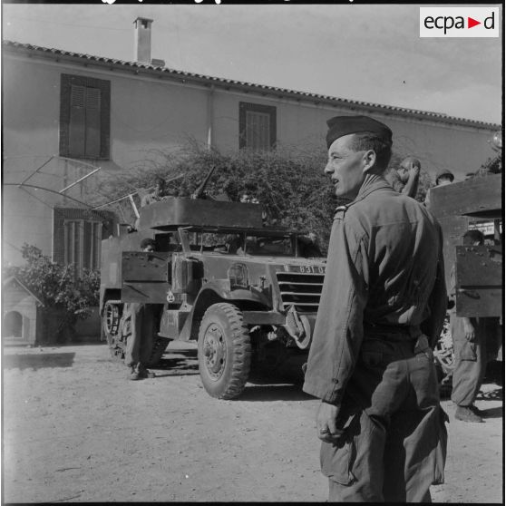 Le 48e BI à Eugene Etienne (Hennaya). [Description en cours]