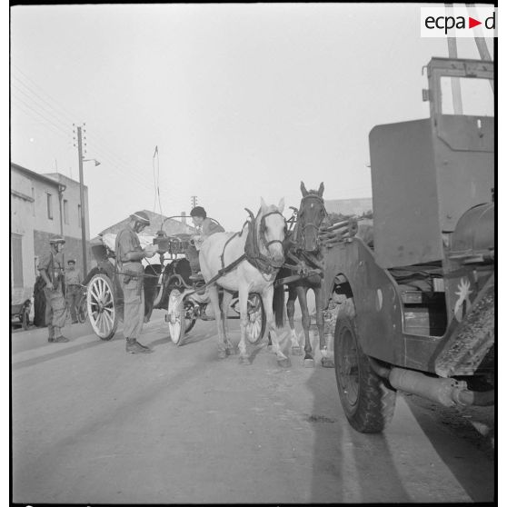 La 2e DIM et la 252e CCR à Bône. [Description en cours]