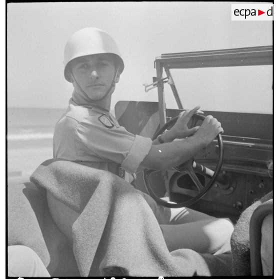 La 2e DIM et la 252e CCR à Bône. [Description en cours]