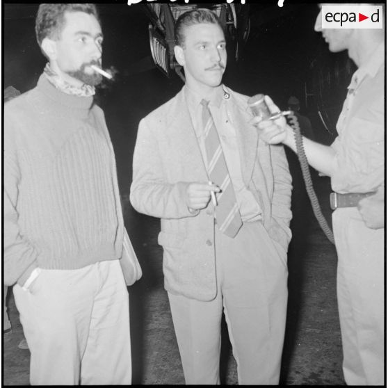 Escale à Alger de scientifiques. [Description en cours]