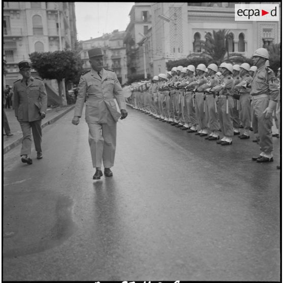 Visite des délégués étrangers. [Description en cours]