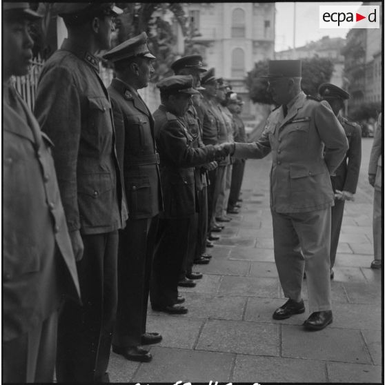 Visite des délégués étrangers. [Description en cours]