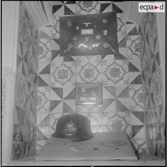 Exposition "Combattant 43" dans le hall du journal Le Bled à Alger. [Description en cours]