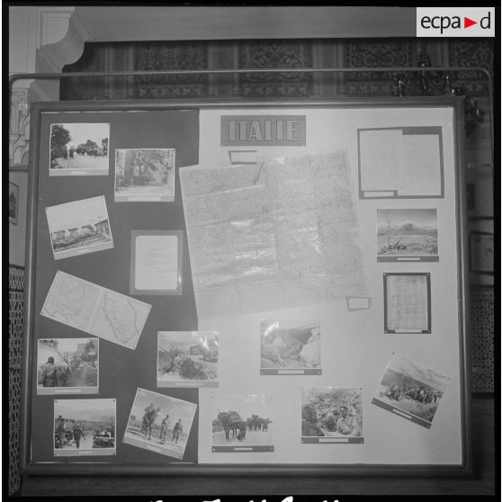 Exposition "Combattant 43" dans le hall du journal Le Bled à Alger. [Description en cours]