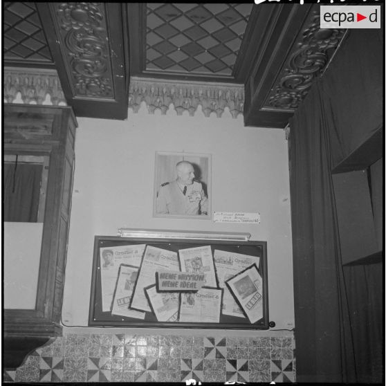 Exposition "Combattant 43" dans le hall du journal Le Bled à Alger. [Description en cours]