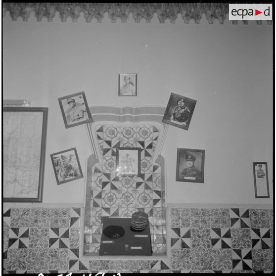 Exposition "Combattant 43" dans le hall du journal Le Bled à Alger. [Description en cours]