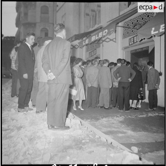 Exposition "Combattant 43" dans le hall du journal Le Bled à Alger. [Description en cours]