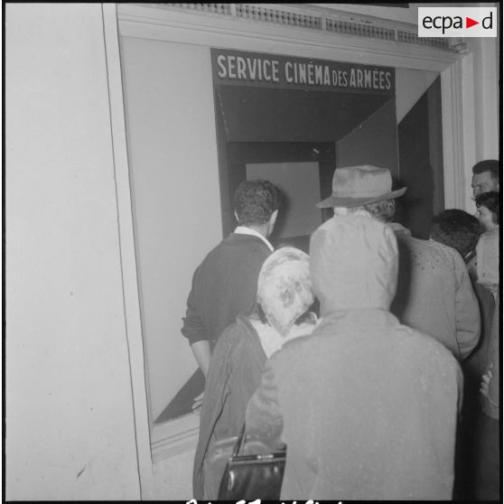 Exposition "Combattant 43" dans le hall du journal Le Bled à Alger. [Description en cours]