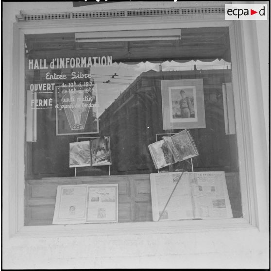 Exposition "Combattant 43" dans le hall du journal Le Bled à Alger. [Description en cours]