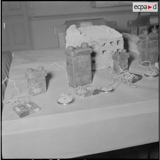 Découverte d'explosifs. [Description en cours]