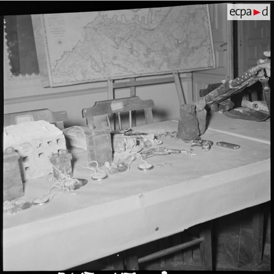 Découverte d'explosifs. [Description en cours]