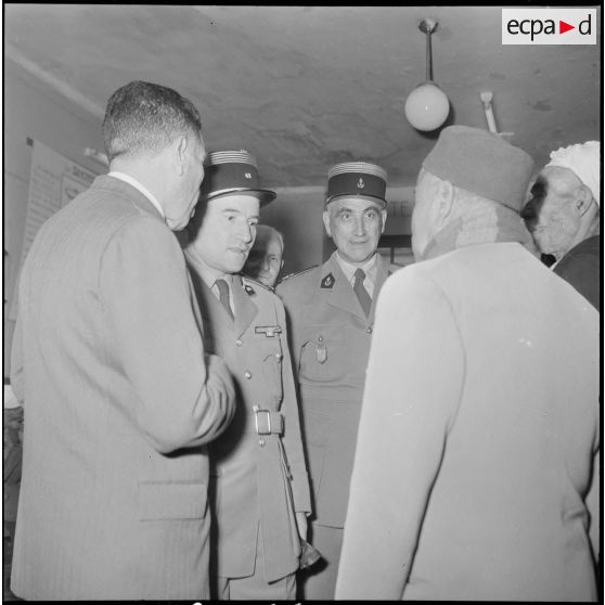 Réunion d'anciens combattants à Maison-Carrée. [Description en cours]