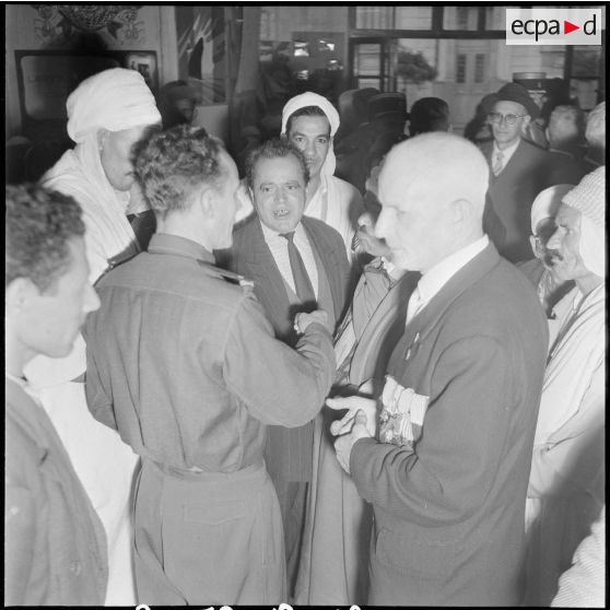 Réunion d'anciens combattants à Maison-Carrée. [Description en cours]
