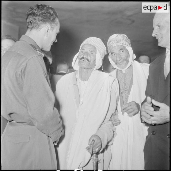 Réunion d'anciens combattants à Maison-Carrée. [Description en cours]