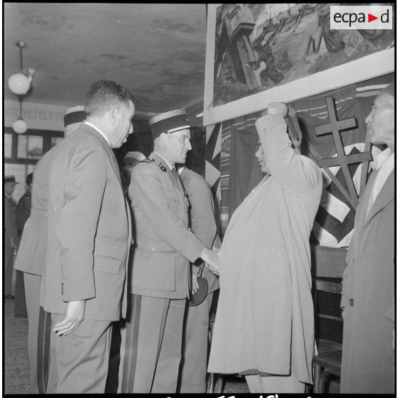 Réunion d'anciens combattants à Maison-Carrée. [Description en cours]