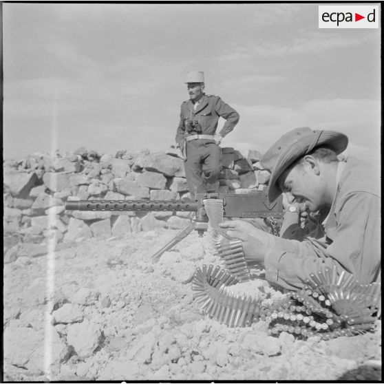 Opération dans le désert. [Description en cours]