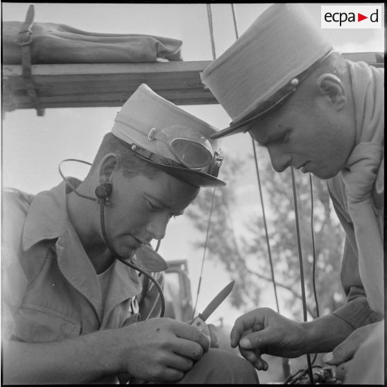 Vie d'une unité dans le désert. [Description en cours]