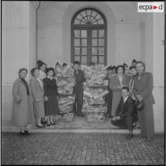 Visite aux blessés de l'hôpital Maillot. [Description en cours]