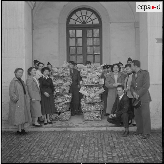 Visite aux blessés de l'hôpital Maillot. [Description en cours]