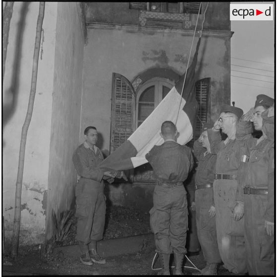 Une prise d'armes. [Description en cours]