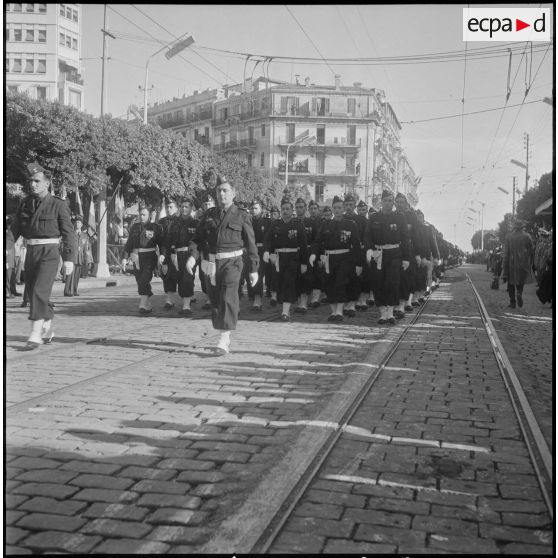 Cérémonie du 11 novembre à Alger. [Description en cours]