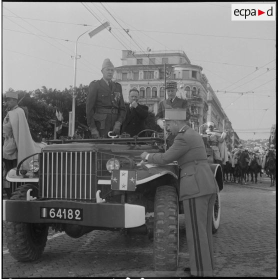 Cérémonie du 11 novembre à Alger. [Description en cours]