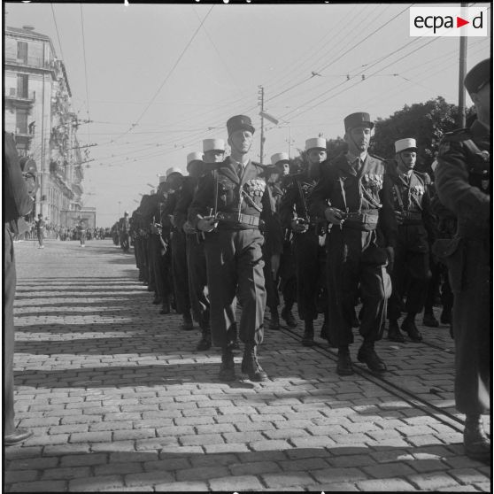 Cérémonie du 11 novembre à Alger. [Description en cours]