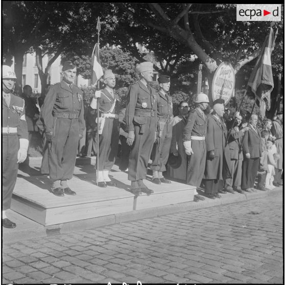 Cérémonie du 11 novembre à Alger. [Description en cours]